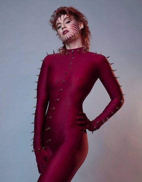 DanikaXIX star top photo