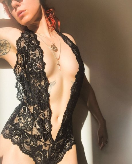 DanikaXIX hot model img