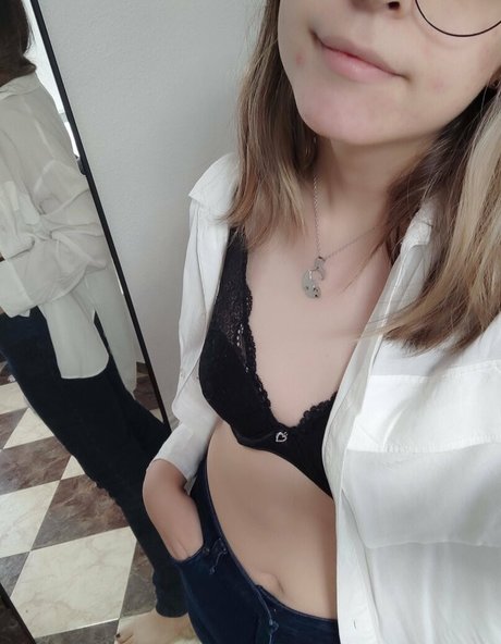 CherryShakeMin naked pornstar photo