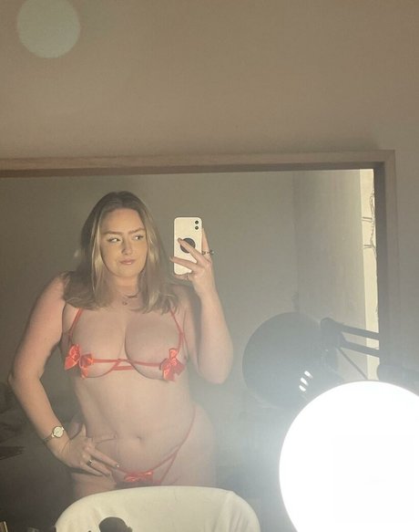 kourtw star hot picture