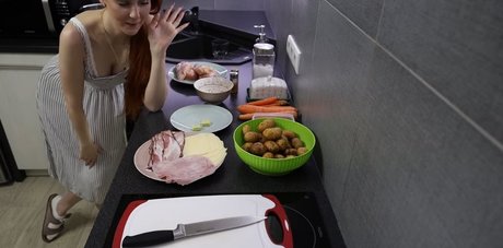 LittleBee pornographic actress archive