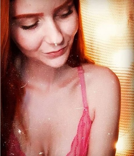 LittleBee nudes star gallery