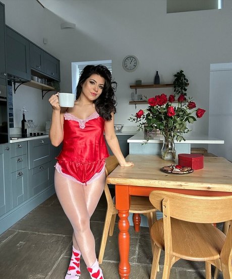 Lily Fiore nude actress img