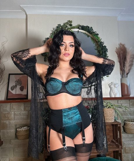 Lily Fiore star best picture