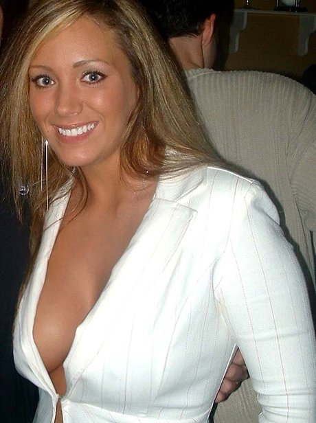 Joanna Bliss model hot pictures