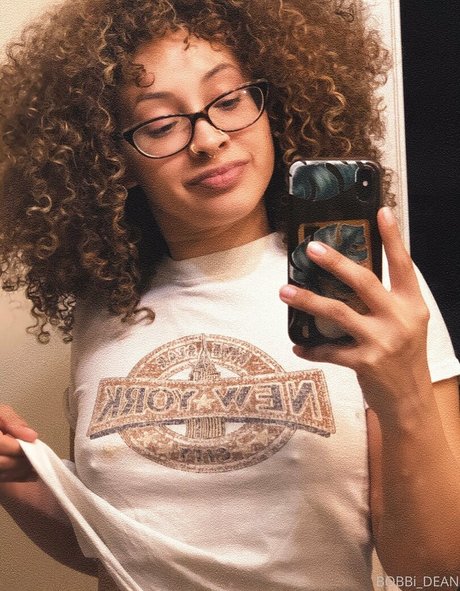 Bobbi dean pretty star img