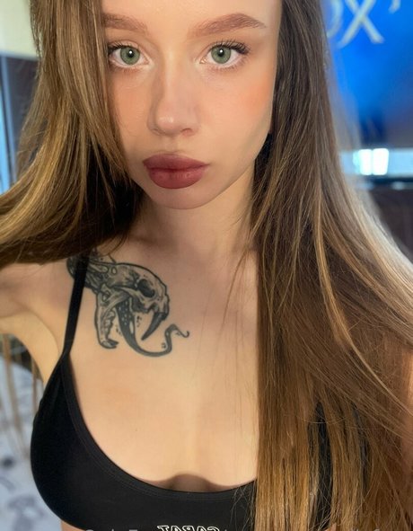 sayonaramollyfree naked pornstar pictures