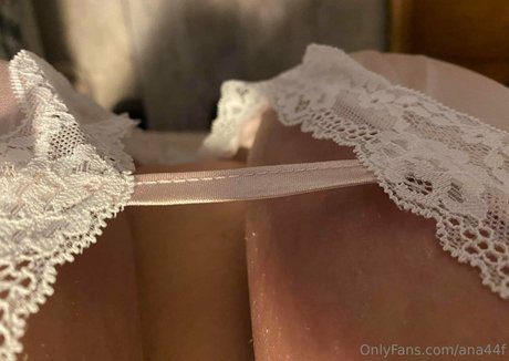 ana44f star erotic pictures