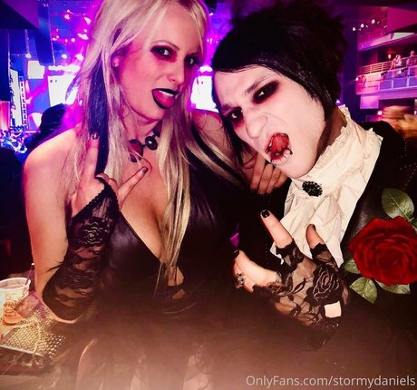 stormydaniels erotic star picture