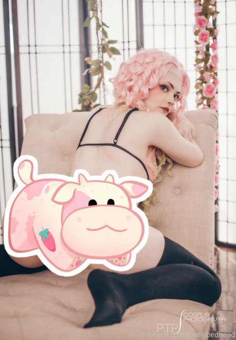 lovelybedhead naked actress galleries