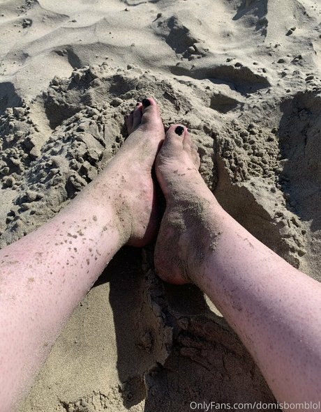 domisbomb exclusive model picture