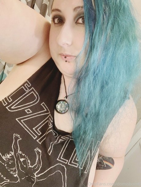 domisbomb model sex photos