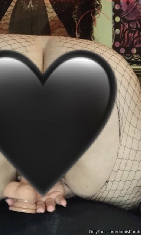 domisbomb pornstar nudes img