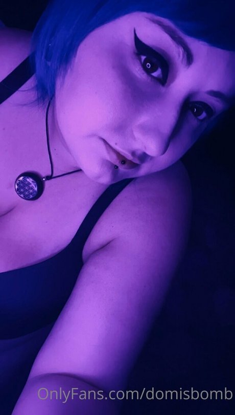 domisbomb nudes model img