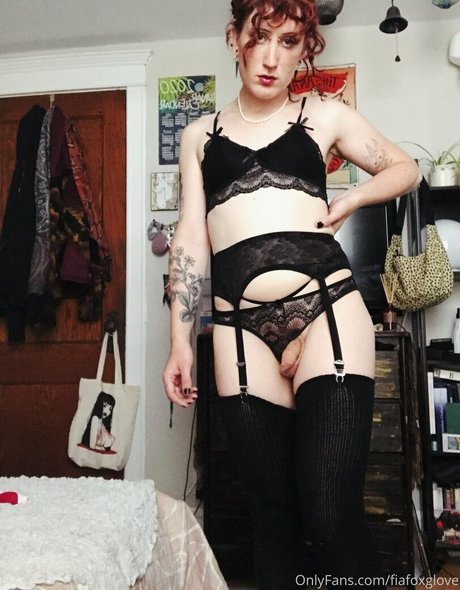 fiafoxglove model top photo