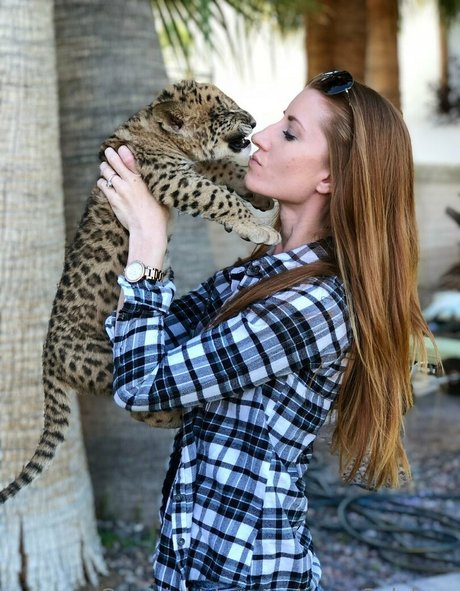 tigerqueen_ sexy model pic