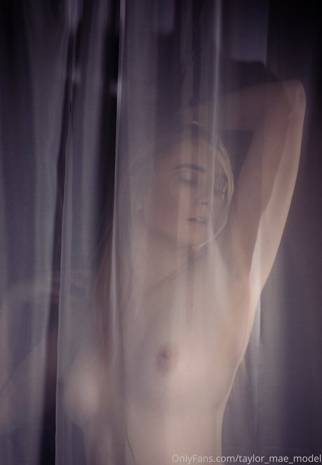 taylor mae model free model pic