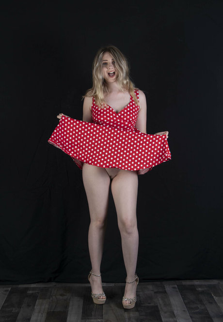 taylor mae model model adult photo