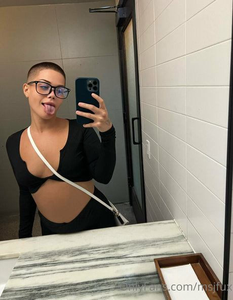 thericandemon sexy star photos