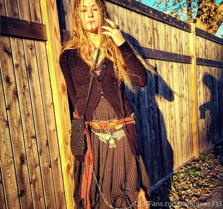 sarahjane333 model naked galleries