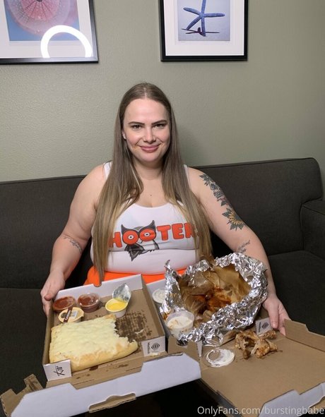 burstingbabe adult model gallery