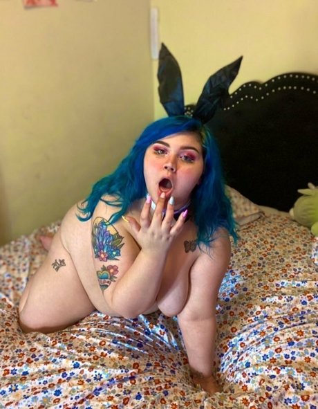 moonikuko erotic model photos