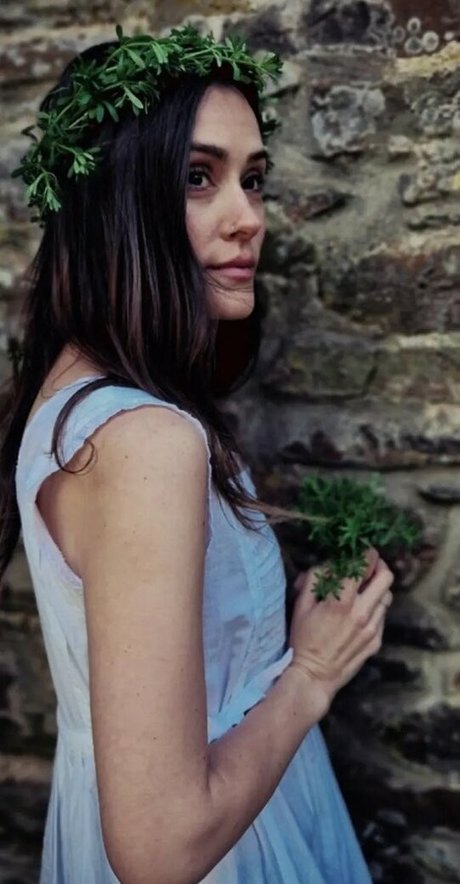 Natalie Blair nude actress galleries