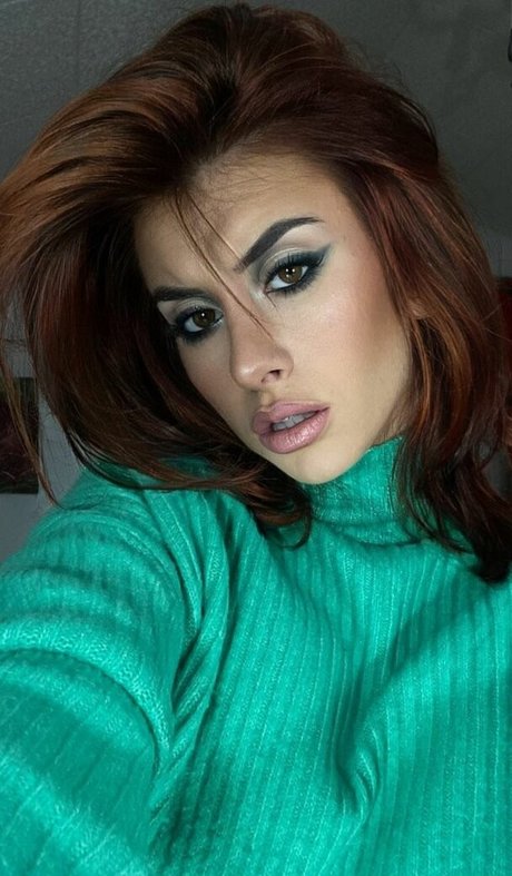 Alicelacombe off model porn photo