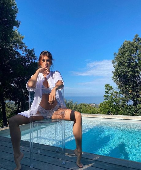 Alicelacombe off pornstar high quality pic