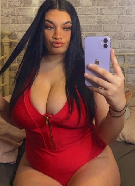 Chloe Ann Whitham art star photos