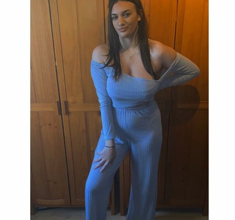 Chloe Ann Whitham star art pictures