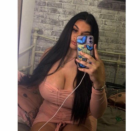 Chloe Ann Whitham pretty actress img