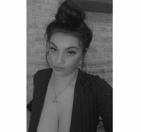 Chloe Ann Whitham art model pictures