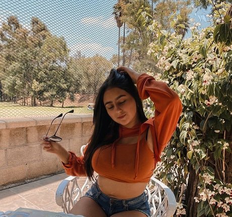 Danahe Vasquez hot actress pic