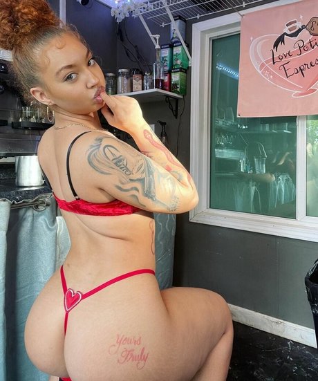 GingerDailyy model image