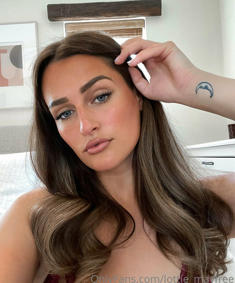 lottie mayfree beautiful model img