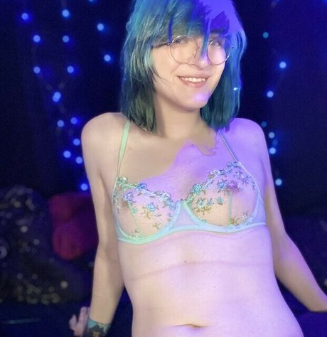 Raven Gray xxx model photo