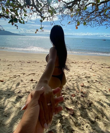 Mariely E Mirella Santos pornstar nude img