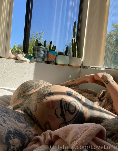 loveluna star erotic archive