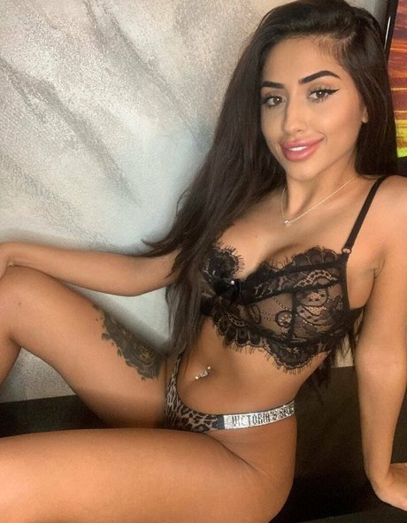 lunnastarr sexy model photo