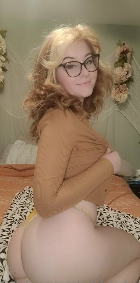 red head redemption model free images