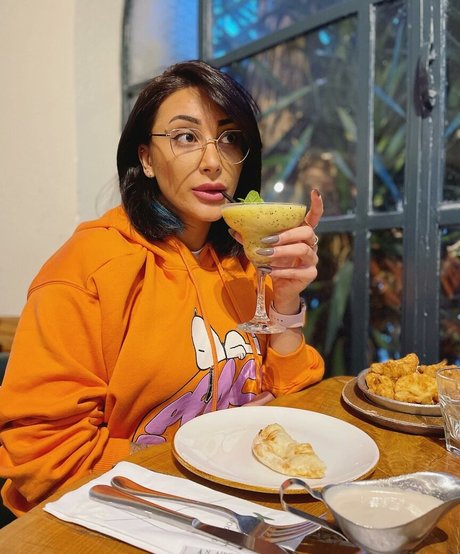 Chen Levi model hot pic