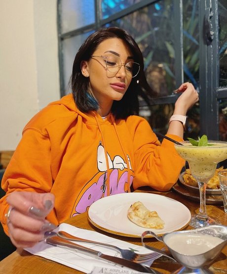 Chen Levi porn model images