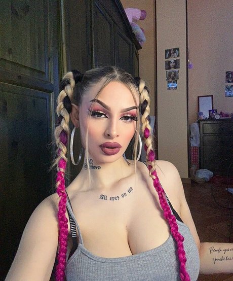 aliih hx erotic star gallery