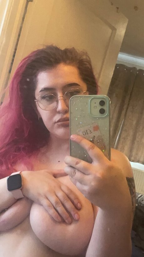 emilyylime naked model archive