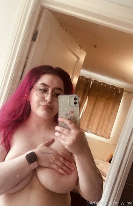 emilyylime star hot picture