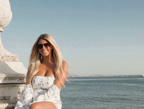 Noelle Starr model high quality photo