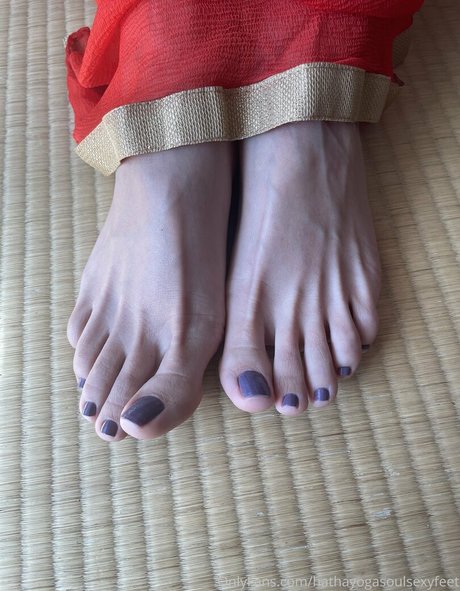 hathayogasoulsexyfeet high quality actress picture