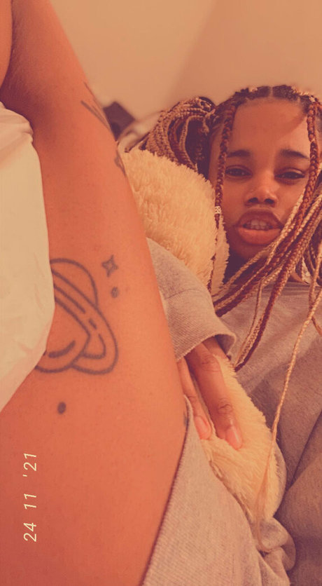 brunette petite onlyfans naked photo