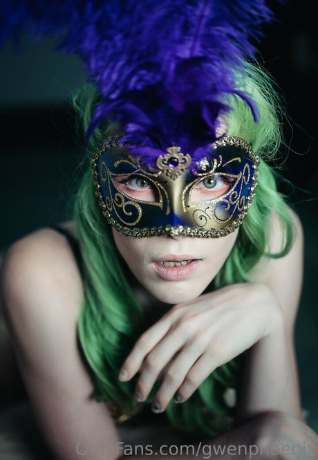 gwenphoenix model adult photo